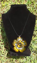Load image into Gallery viewer, Amber Orgonite Flower